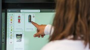 Lachgas wird in Oberösterreich uneingeschränkt via Automaten angeboten.