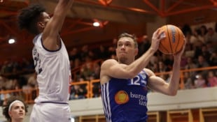 Mit 14 Jahren kam der gebürtige Steinbrunner zu seinem Herzensverein. Heute will er ein Vorbild ...