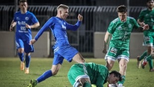 Levi Markhardt (li.) ist der Goalgetter für Leithaprodersdorf. Im Frühjahr „zerbombte“ er die ...