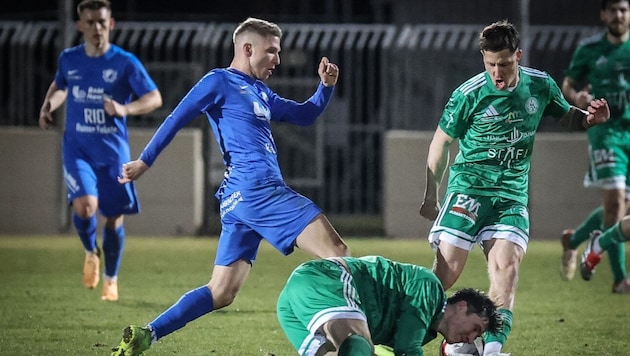 Levi Markhardt (li.) ist der Goalgetter für Leithaprodersdorf. Im Frühjahr „zerbombte“ er die ...