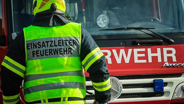 Durch das mutige Einschreiten eines Lokalbesitzers konnte das Feuer bis zum Eintreffen der ...