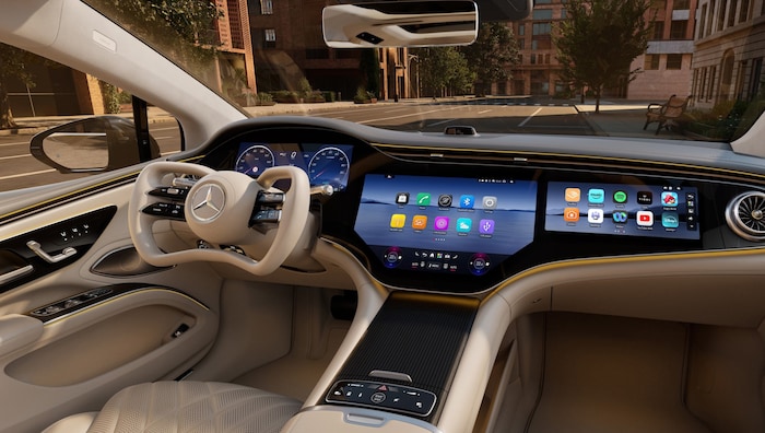 Optional kommt der EQS mit Yoke und Steer by Wire.