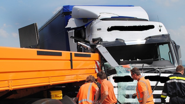 Wie hier 2021 in Niederösterreich krachte ein Lkw am Dienstagnachmittag auf der A10 von hinten ...