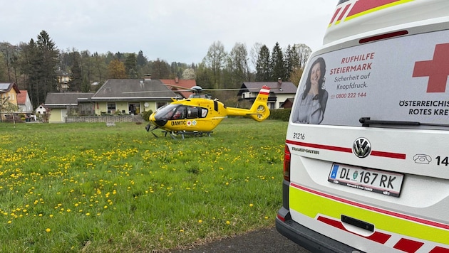 Der 16-Jährige wurde mit dem Hubschrauber ins LKH Graz geflogen.