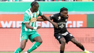 Serge-Philippe Raux-Yao (li.) könnte Rapid bald verlassen.