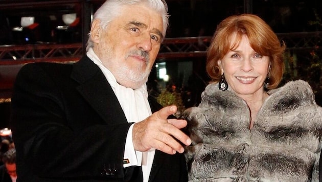 Senta Berger verband eine jahrelange Freundschaft mit Mario Adorf. Der Tod des Schauspielers ...