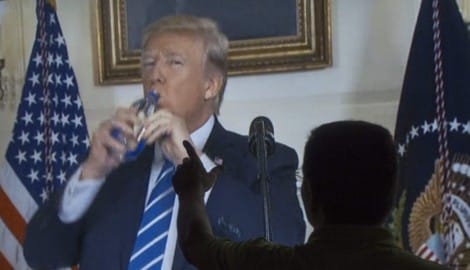 Hier trinkt US-Präsident Donald Trump ausnahmsweise Wasser – süße Getränke sind ihm allerdings ...