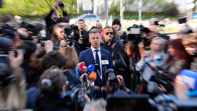 Wahlsieger Péter Magyar will, sobald er an der Macht ist, Nachrichtensendungen in ...