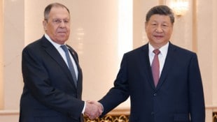 Lawrow versprach Xi Jinping, China,„den Mangel an Ressourcen ausgleichen“.