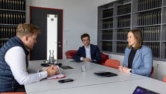 Bundesministerin Claudia Bauer sprach mit „Krone“-Redakteur Marcel Tratnik über den Zivildienst.