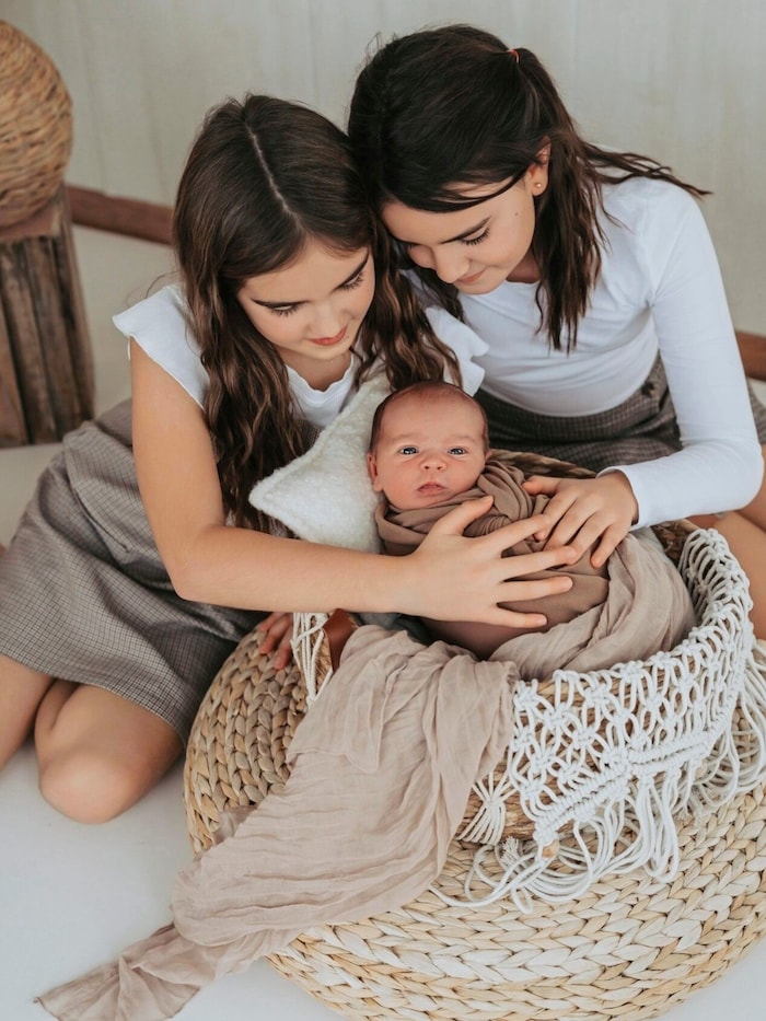 Ida Herta with her sisters