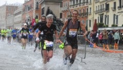In Venedig trotzten Helga und Martin auch dem Hochwasser.
