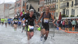 In Venedig trotzten Helga und Martin auch dem Hochwasser.