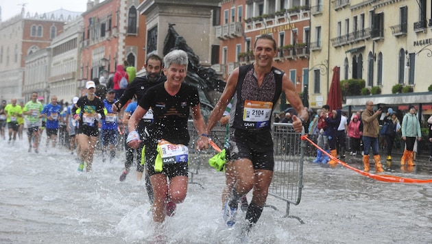 In Venedig trotzten Helga und Martin auch dem Hochwasser.