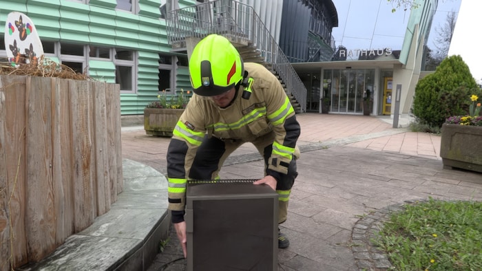 Das beschädigte Gerät wurde von den Einsatzkräften entfernt.