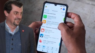 Stadtchef Hirschmann ersetzt die Anschlagtafel der Gemeinde durch Facebook, Homepage und ...