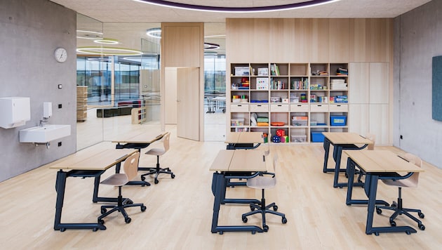 Die Firma Mayr aus Scharnstein produziert Schulmöbel aller Art.