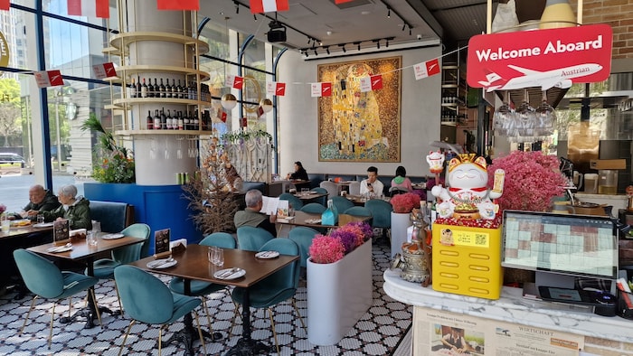 Das „Kaffeehaus über den Wolken“ der AUA machte zum Jubiläum eine „Zwischenlandung“ im Flambe ...