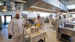 In der Küche in Buch werden die Speisen bzw. Komponenten vorbereitet und dann ausgeliefert.