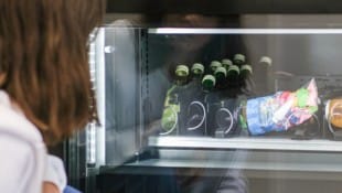 In Automaten ist Lachgas ohne Alterslimit für jedermann frei zugänglich.