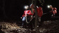 Die Bergretter brachten den Verunfallten zum Eingang der Kundler Klamm (Symbolbild).