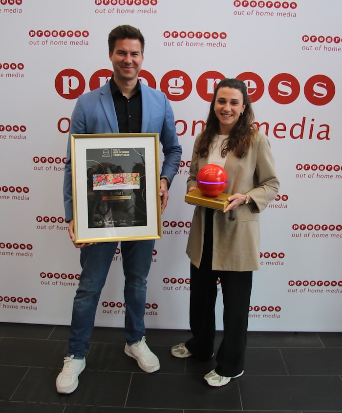 Elias Tollinger (Casino Innsbruck) und Sarah Leopold nahmen die Auszeichnung entgegen.