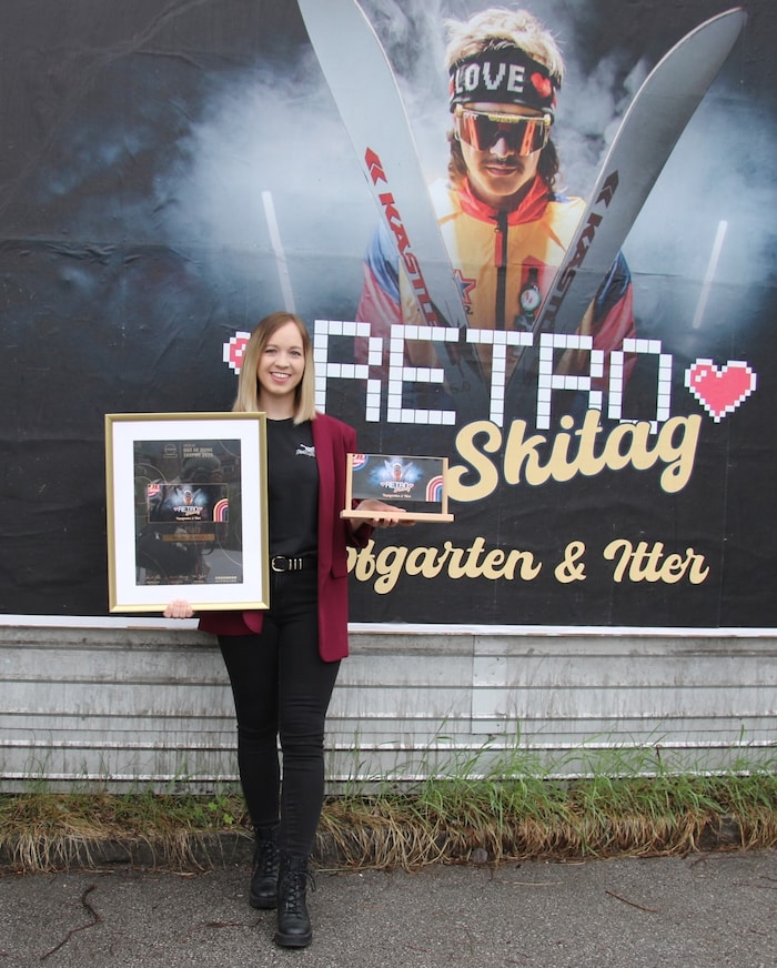 Anna Freysinger (Alpbachtal Wildschönau) mit der Trophy in der Hand.