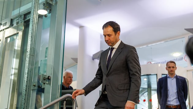 Verkehrte Welt? Thomas Schmid sagte in Linz als „Kronzeuge“ gegen August Wöginger aus, jetzt ...