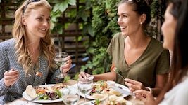 Der Körper benötigt jetzt oft mehr Energie, um die Umstellung auf die warme Jahreszeit besser zu ...