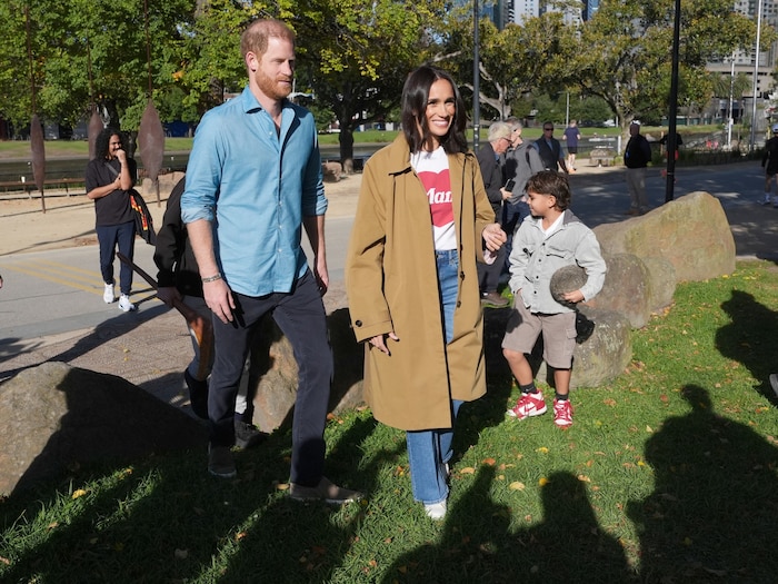 Meghan trug ein „Mama“-T-Shirt der Organisation Alliance of Moms ihrer Freundin Kelly McKee ...