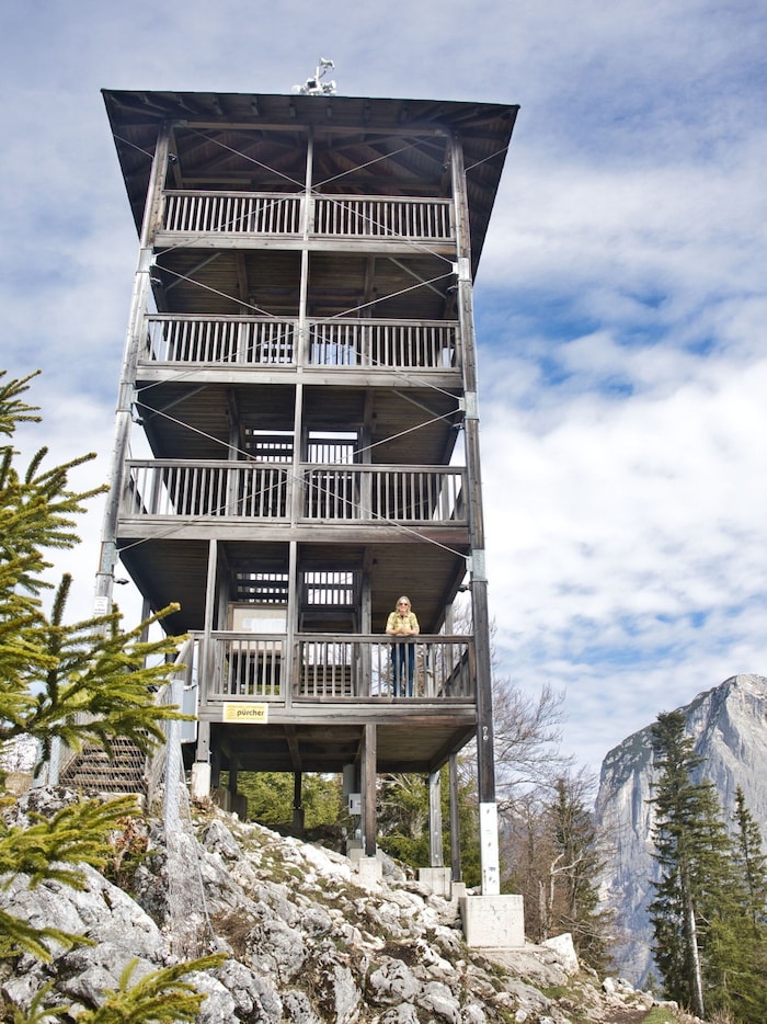 Ein besonders reizvoller Blick auf das Ausseerland eröffnet sich dem Wanderer von der ...