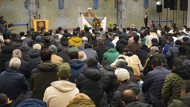 No mosque operations are permitted in the industrial park on Richard-Neutra-Gasse. Despite ...