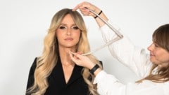 Drei Stunden lang wurde jedes Körperdetail von Melissa Naschenweng exakt vermessen und notiert!