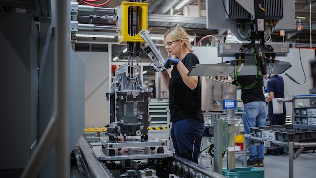 Die zweite Produktionslinie für E-Motoren in Steyr ist in Betrieb.