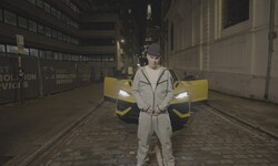 Im Zuge seiner ersten eigenen Tour kommt benno! am 21. Mai ins Wiener Flucc.