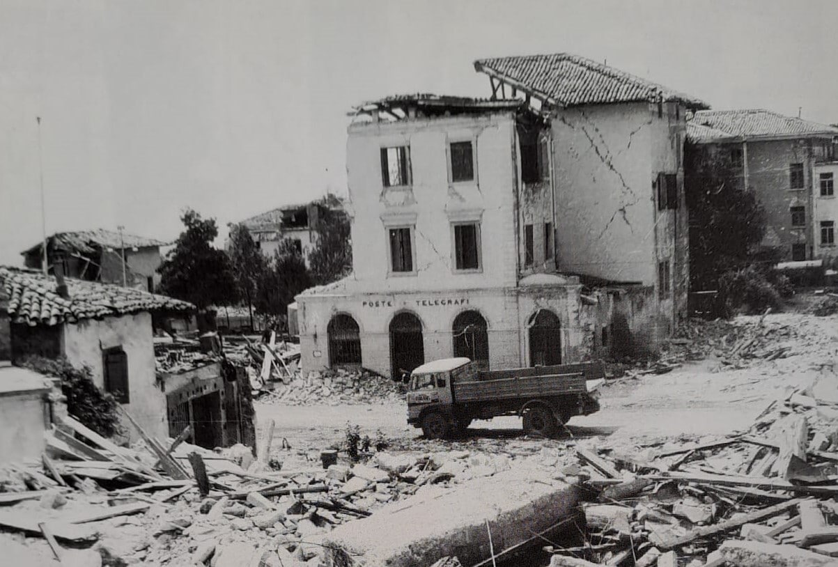 „Wir haben uns nicht in diese Gebäude gewagt. Es war sehr gefährlich“, berichtet Karl Haim.