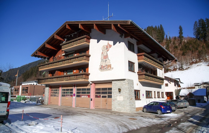 Das Feuerwehrgebäude soll neu gebaut werden, der Bahnhof ist es bereits.