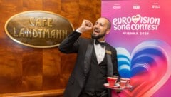Jedes Song-Contest-Teilnehmerland soll ein eigenes Kaffeehaus für seine Fans haben, wo diese ...