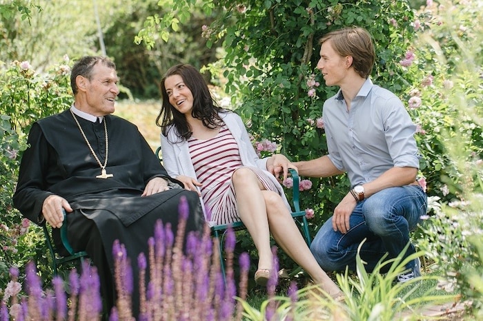 Auch Altabt Berthold Heigl geleitet die pilgernden Besucher auf ihrer Seelenreise.