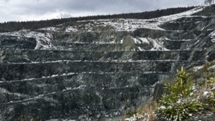 Ein Wiener Anwalt und die Umwelt- organisation Greenpeace warnen vor finanziellen Folgen für das ...