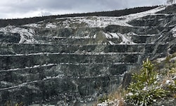 Ein Wiener Anwalt und die Umwelt- organisation Greenpeace warnen vor finanziellen Folgen für das ...