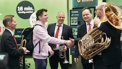 Aaron Gruen und die Abordnung der Wiener Symphoniker