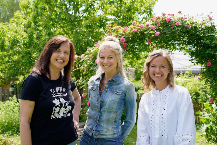 Christina Ömmer (rechts) mit Hilde Dalik (mitte) und Martina Parker (links)