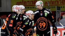 99ers-Verteidiger Paul Stapelfeldt (re.) wurde bereits mit Salzburg viermal in Folge Meister. ...