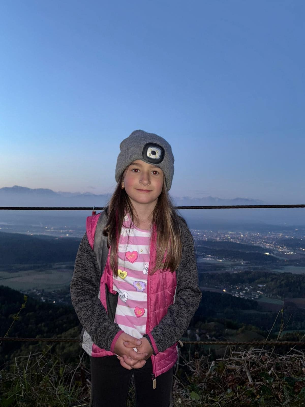 Die siebenjährige Sara aus Keutschach ist die wohl jüngste Teilnehmerin am Vierbergelauf 2026.