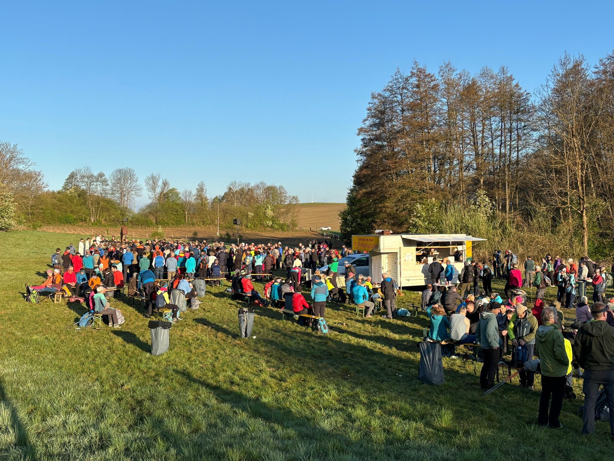 Heilige Messe am Fuße des Ulrichsbergs mit Bischof Josef Marketz und der Kärntner Militärmusik – ...