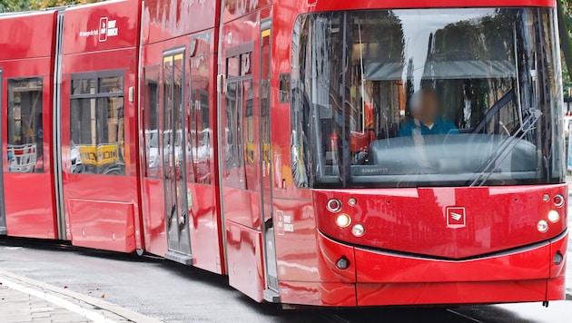 Der Mann geriet in die Schienen der Straßenbahn (Symbolbild).
