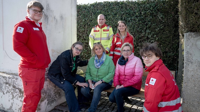 Für die „Krone“ stellen Samariterbund und Rotes Kreuz wieder wichtige Erste-Hilfe-Maßnahmen vor.