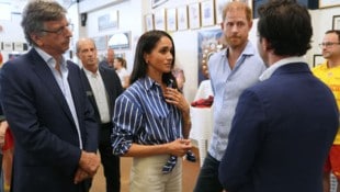 Herzogin Meghan und Prinz Harry im Gespräch mit  Elon Zizerb