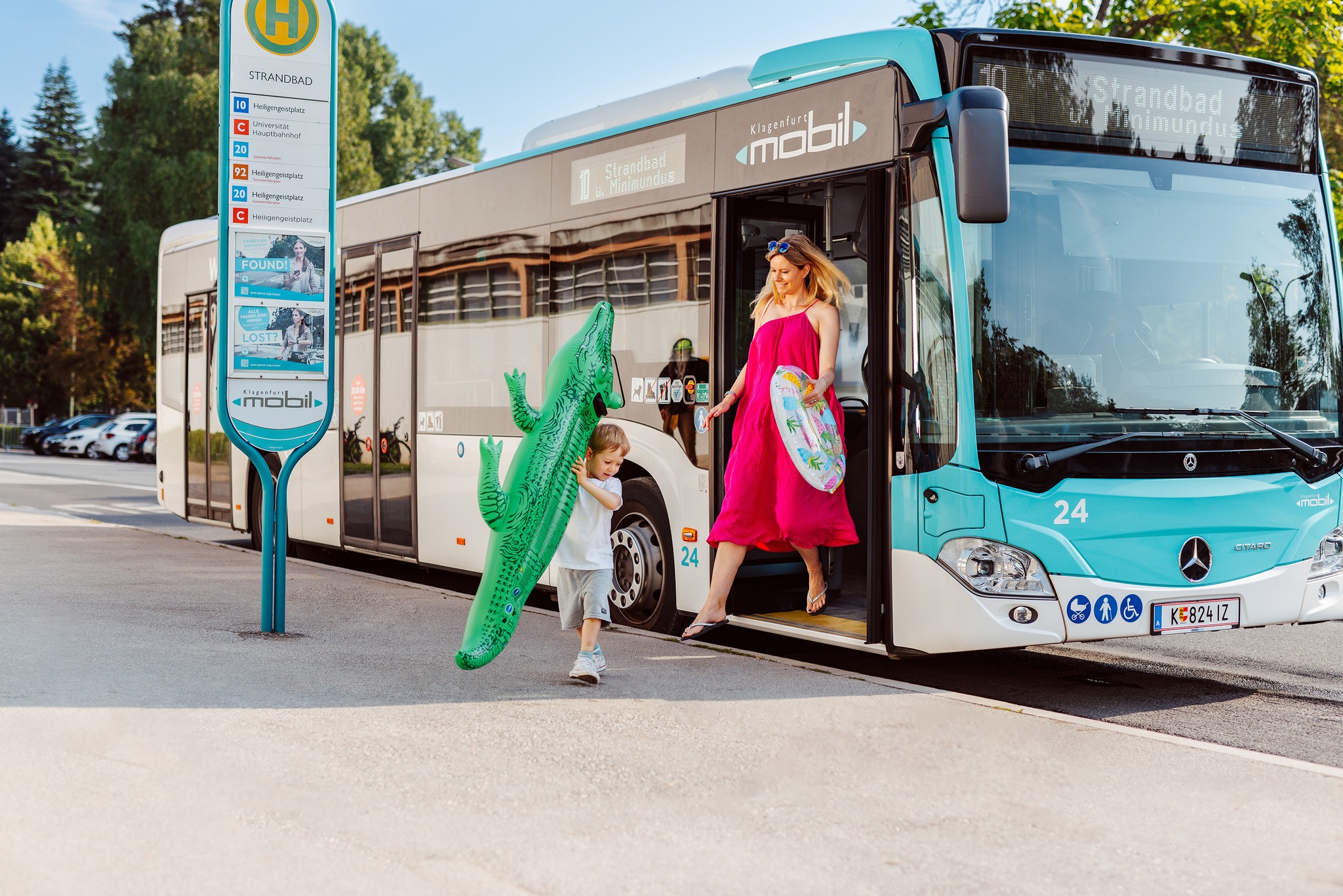 Keinen Parkplatz sucht, wer im Bus zu den Strandbädern fährt.